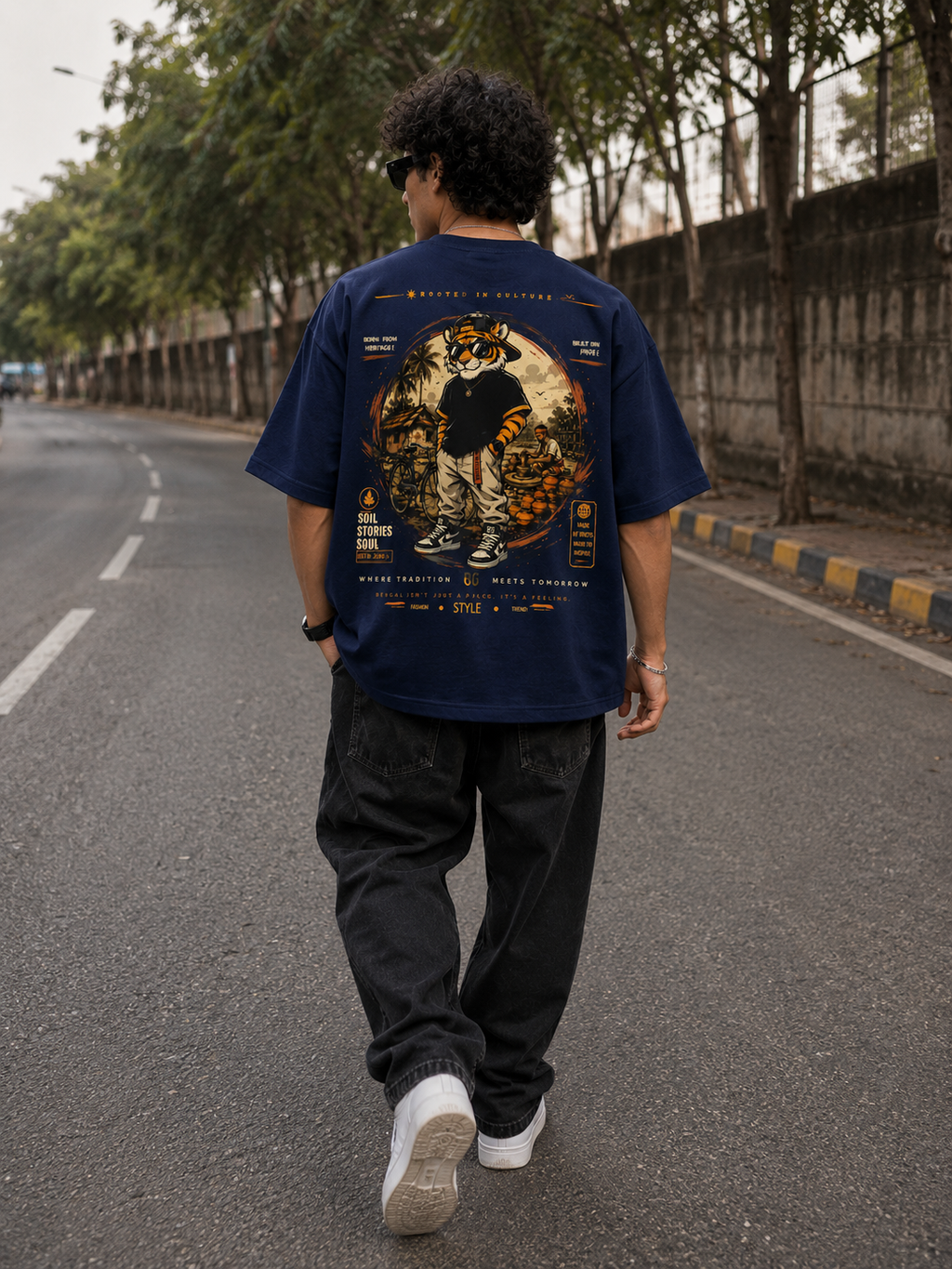 EZ SOIL STORIES SOUL Oversized Graphic T-Shirt